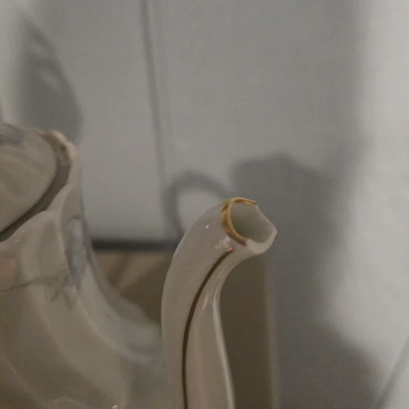 VINTAGE Haviland White Teapot with Blue Floral Design - Picture 7 of 16